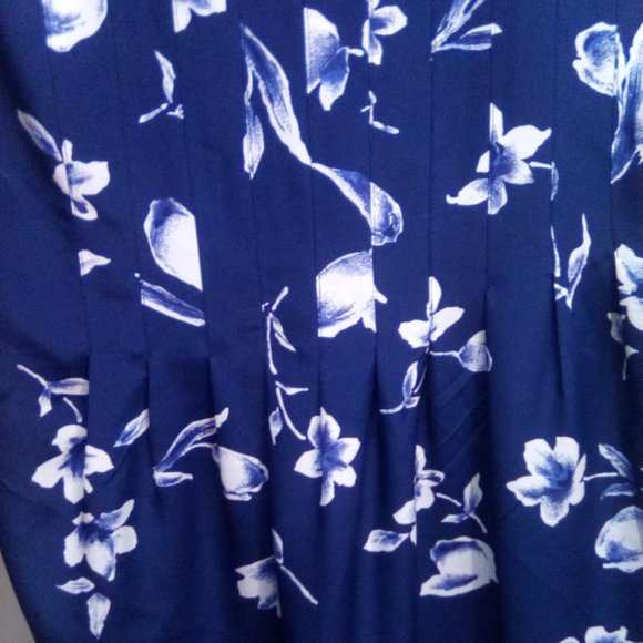 Kathy Lee Collection Long Dark Blue with White Flowers Dress... - Picture 3 of 7